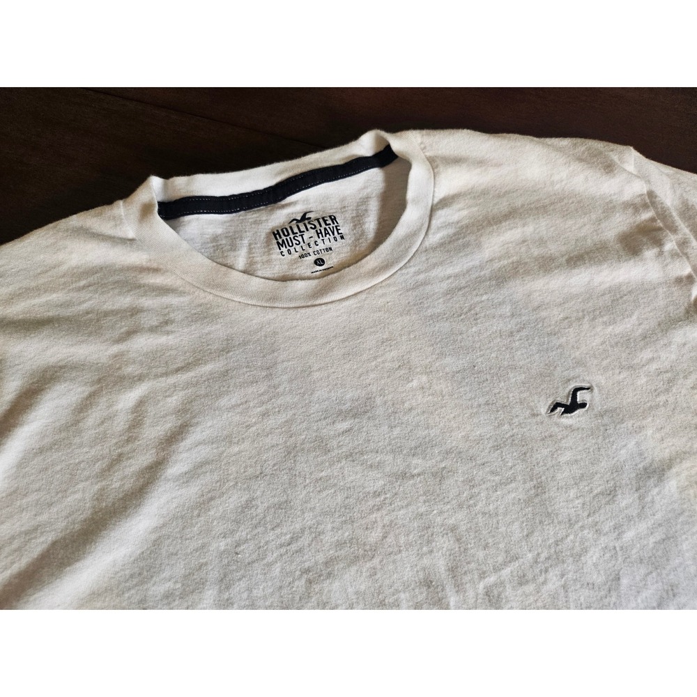 Hollister Long Sleeve Tee Men XL White Must-Have Collection Cotton Logo